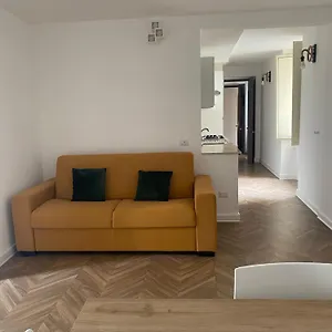 Dora House , Napoli Italia