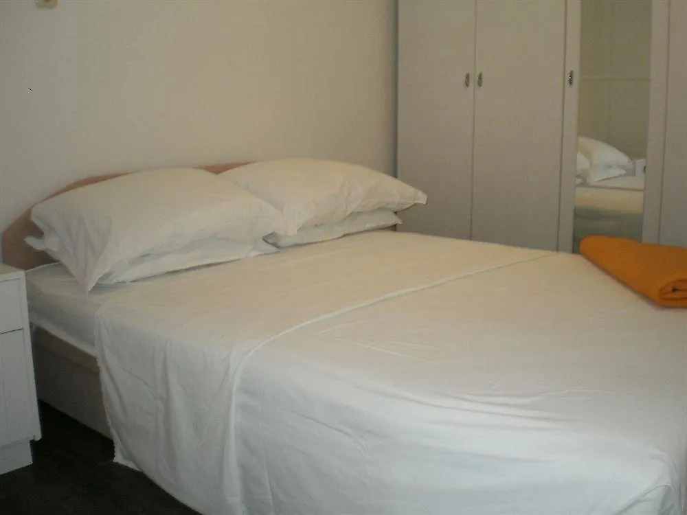 Apartmani Mare Split 0*,